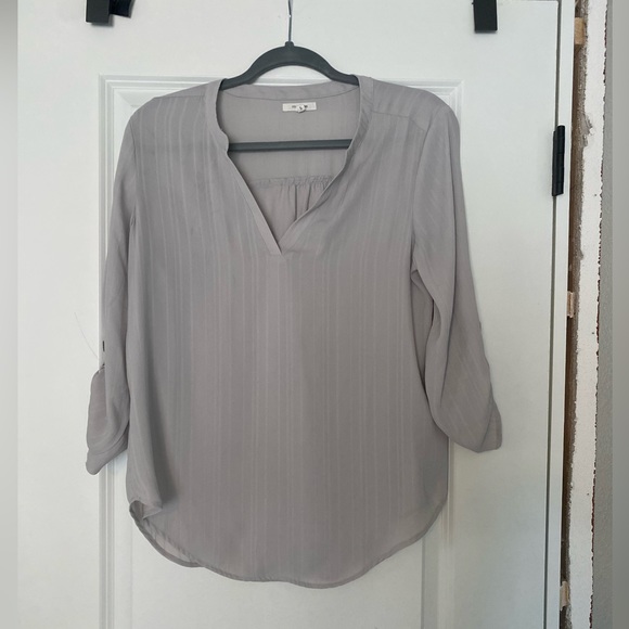 Maurices Tops - small gray 3/4 sleeve vneck blouse